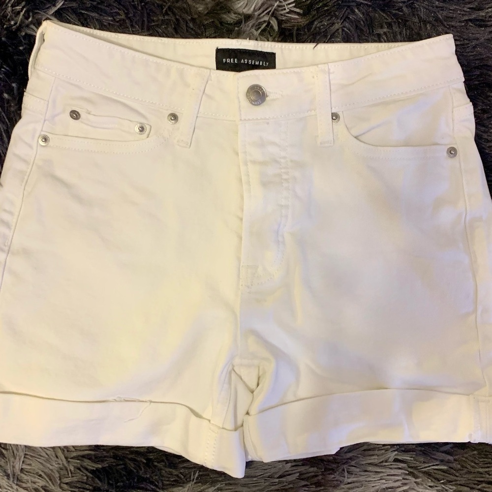 Free Assembly White Women's High Waisted Denim Shorts Size 2